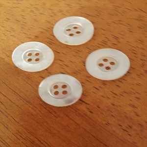 Knoflíky plastové mléčné 15 mm